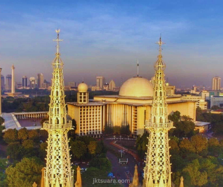 Perbandingan Gereja dan Masjid di Jakarta Peran Sosial